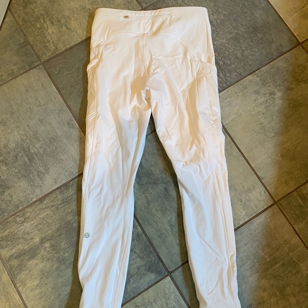 LULULEMON white leggings🤍 worn once in perfect condition size 6